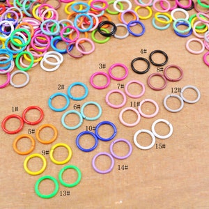 15 Farben Bemalte Metall Biegeringe, 100, 300, 500 oder 1000 Stück Masse 8mm DIY Schmuckzubehör Offene Biegeringe für Schmuckherstellung Zubehör