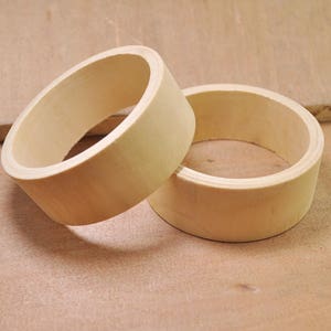 Brazaletes de madera de 5 piezas, brazalete de madera natural sin terminar de 68 mm (diámetro interno) para su colgante de anillo de madera hecho a mano.