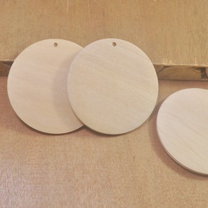 Round wood pendant,50Pcs Unfinished Wood Pendants,Natural Wood Pendant,Wood Earrings Pendants,Flat Round Wood Beads,Wood Charms - 50mm