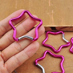 1Pcs-50pcs Rose Star Shaped Carabiner Spring Belt Clip Key Chain Clip,1.9” Black Aluminum Hook Carabiner Star Keychain Backpack Clip