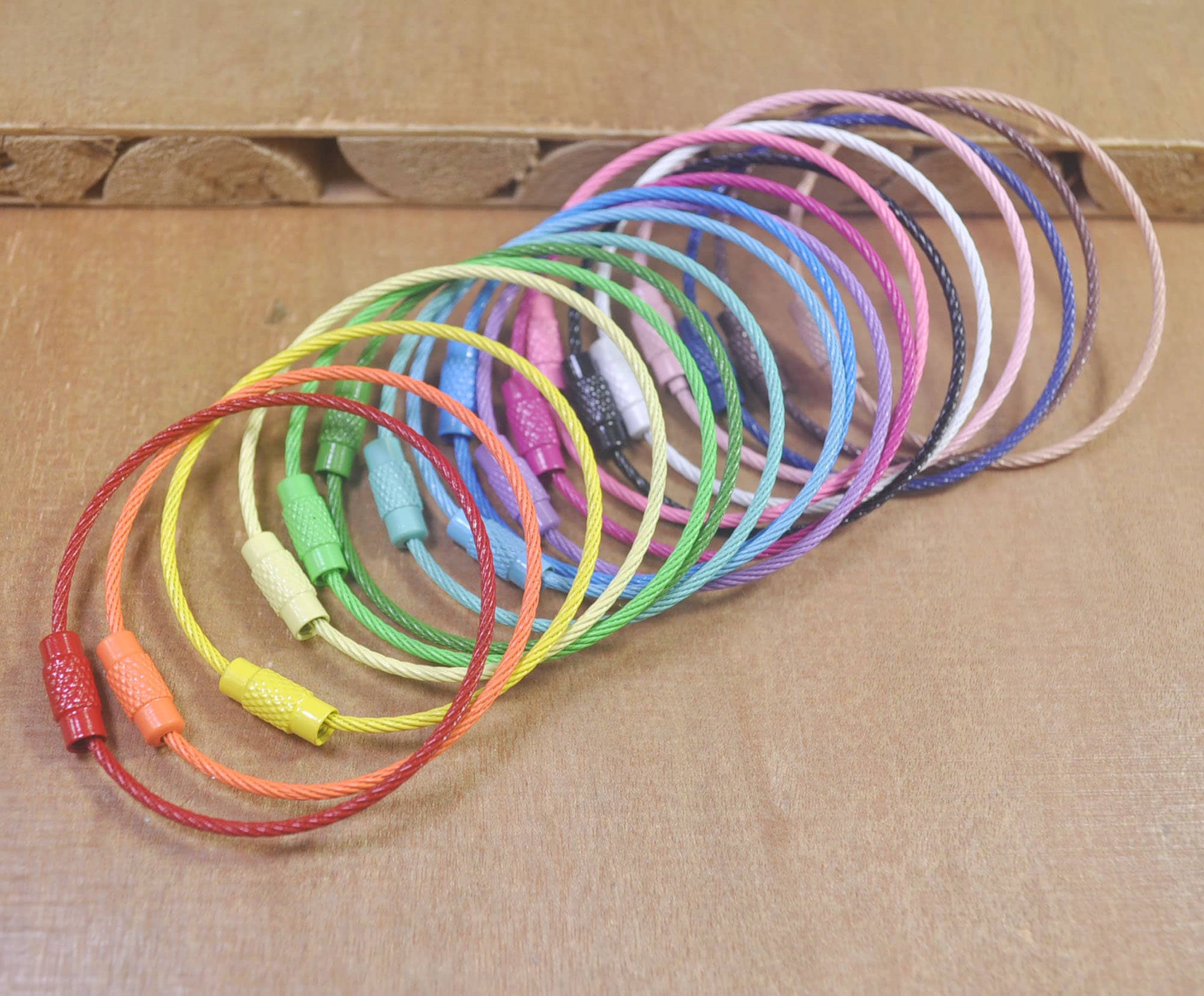 30 Portachiavi In Filo Colorato Da 2 Mm - Acciaio Rivestito Nylon Per Artigianato E Chiavi