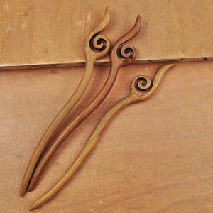 High Quality Wood hair stick,Handmade Natural Fragrant Green Sandalwood carved hair stick carved shawl pin，Tornado Shape Wooden Hairpin
