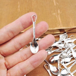 20pcs 2“ Mini Spoon Pendants, Antique Silver 3D Spoon metal Pendant Charms, Cutlery Charms,Vintage Metal Spoon jewellery making-- 11x50mm.