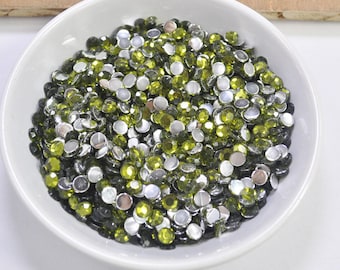 1000 pezzi di strass verde oliva, strass rotondi in acrilico, sfaccettati, retro piatto, strass cabochon verde oliva da 6 mm, strass in resina, RZ17OG
