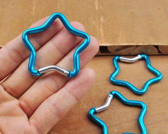 1-50 unidades de mosquetones con forma de estrella azul celeste, clip para cinturón, llavero, gancho de aluminio negro de 4,8 cm (1,9"), llavero con forma de estrella para mochila