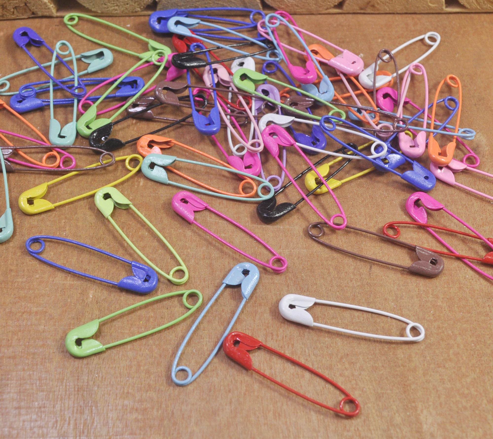 safety pins ,100pcs Colorful Safety Pins, safety pin brooch,safety pins  metal ,Price Tag Jewelry Tag,Stitch Markers Safety Pins 30x6mm