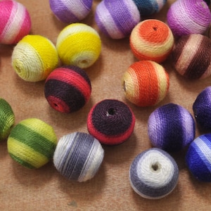10 Stück Kugelperlen, Baumwollrunde Perlen, Streifen runde Perlen, 20 mm Kunststoffperlen, handgefertigt, gemischte Farbe.