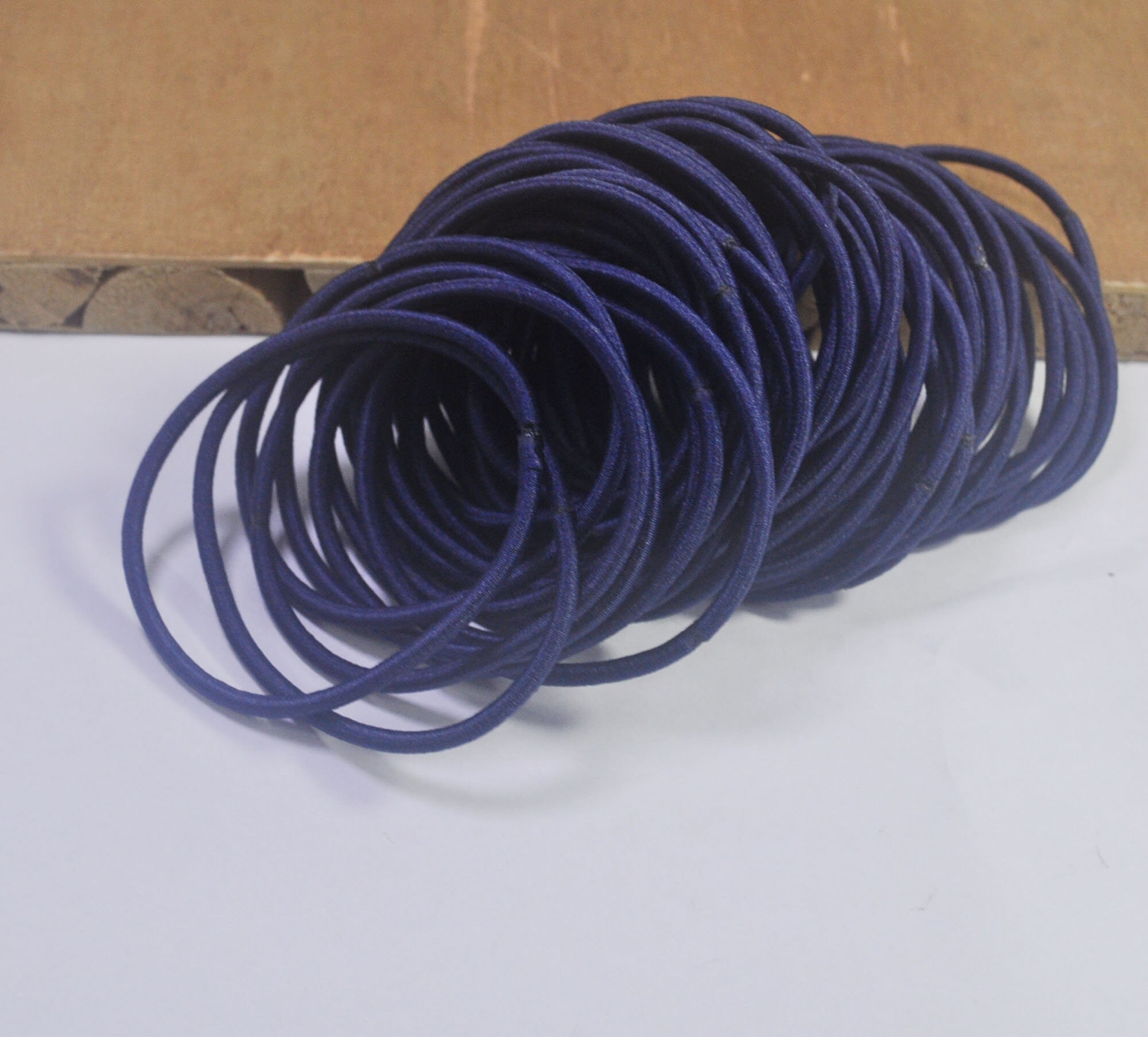 50 Marineblaue Haargummis + 10 Clips – 4 Mm Dick, 50 Mm Durchmesser, Elastisch & Haarschonend Für Damen & Mädchen