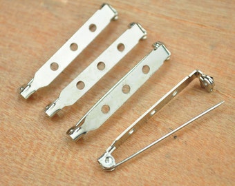 50 Stück silberfarbene Metallbrosche mit Roll-Sicherheitsverschluss, 33 x 5 mm