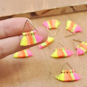 1 Pair Small triangle Tassels，Multi color Tassel earring pendant, Cotton tassels in gold color triangle brass charm -- 20mm--FF3-M30#