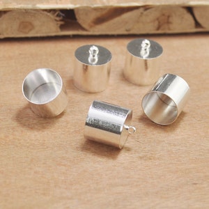 10 pezzi di grandi terminali in argento, terminali con nappe. Terminali in argento per collana con cordino, connettori per terminali in metallo, terminali in cordino in pelle con anello 13 x 14 mm