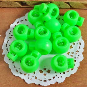 10-100 Plastic Single Hole Round Cordlock,Toggles Stopper,18mm drawstring lock,Bright Green cord lock,elastic cord stop,Toggle Lock supply