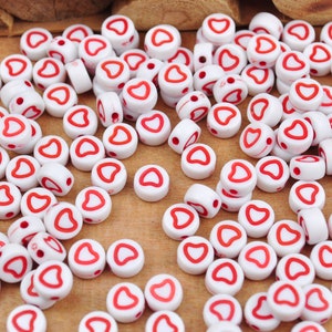100 stuks rode hartkralen, acrylhartkralen, kralen met hartjes, ronde plastic hartbedel, witte ronde kralen, tussenkralen, 7 mm