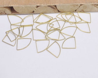 50 peças de pingentes triangulares em latão bruto, 20 x 15 mm, conectores para pingentes, pingente triangular de latão