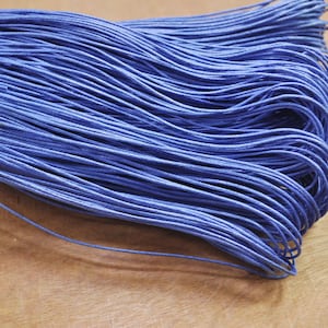 Può includere: Un rotolo di cordoncino di cotone cerato blu, perfetto per l'artigianato e la creazione di gioielli.