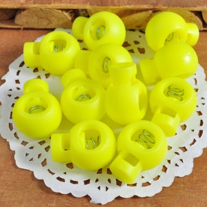 10-100 Plastic Single Hole Round Cordlock,Toggles Stopper,18mm drawstring lock,Bright yellow cord lock,elastic cord stop,Toggle Lock supply