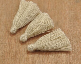 Mini Tassel,3cm Cotton Tassels/Tiny Short Tassel/Cream Mini Cotton Tassel/Handmade Cotton Thread Tassel/Teassel Pendant/Craft Tassel