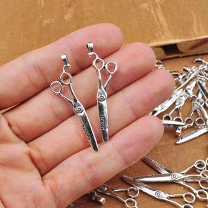 40pcs 1.7“ Mini Scissors Pendants,Antique Silver Scissors Charms,Hairdressing tool Charms,Vintage Metal scissors jewellery making--12x44mm.