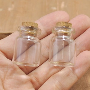 Bottles--Glass Bottles 50pcs clear glass bottles with corks,Glass Jar Vial Charm Pendants,Empty Glass Vials,Small Glass Jar--30x22mm.