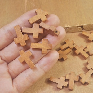 Wood Cross bead,Small wooden Cross,30/50pcs Brown Wood Cross Pendants - Beading Charm Custom Jewelry Bead - 22mm Wood Crosses