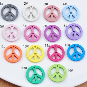 Ciondolo in legno con simbolo della pace, 50 pezzi/100 pezzi, ciondolo in legno con simbolo della pace rotondo in 14 colori, perline in legno con simbolo della pace, materiale per bricolage, 18 mm