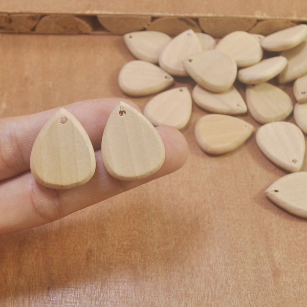 Small Wood teardrop earrings,20Pcs Unfinished Wooden Beads Pendants,Teardrop ,Natural Wood,DIY painted earrings, Craft Blanks--25X20mm