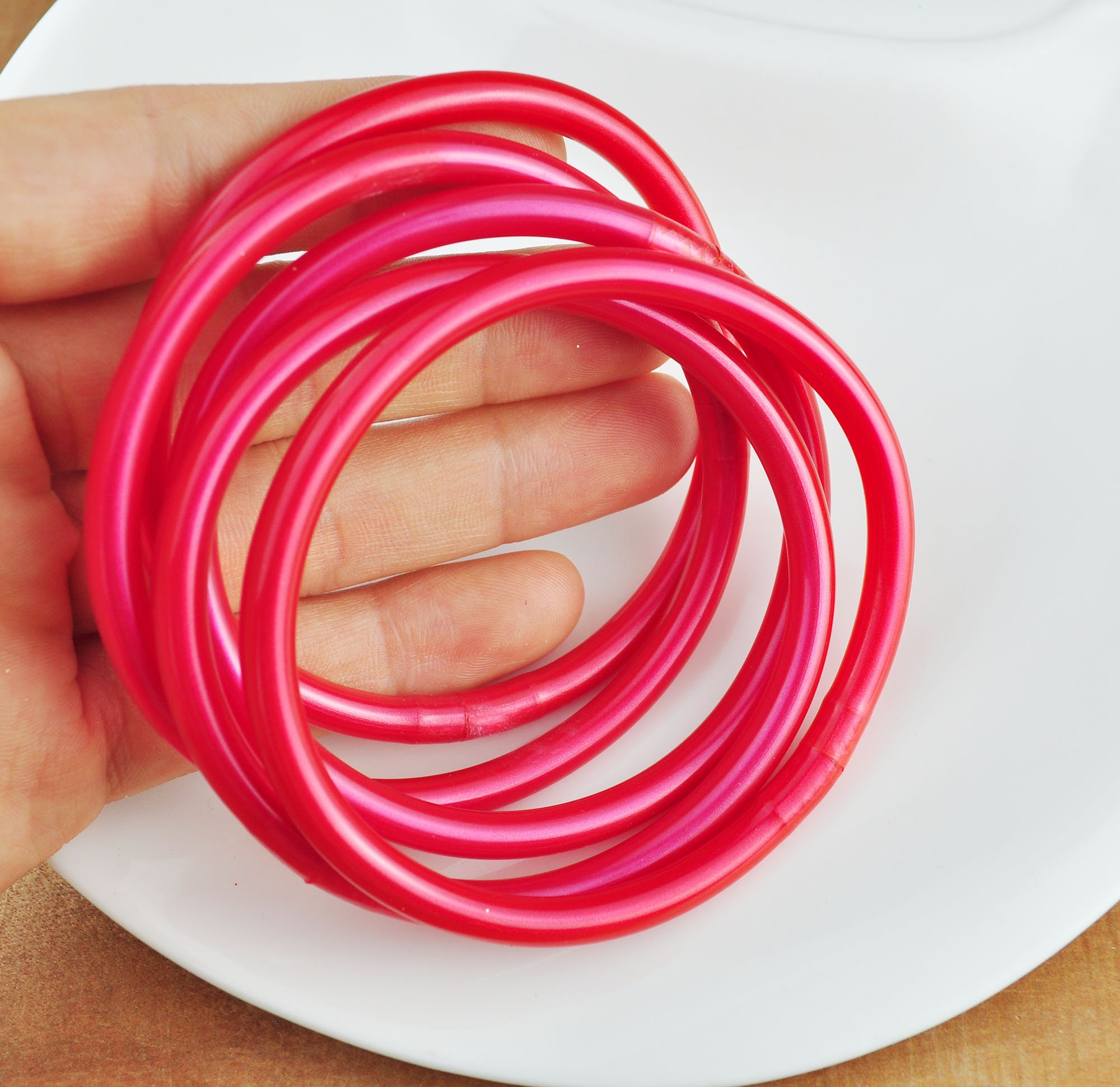 Cheap plastic bangle discount bracelets