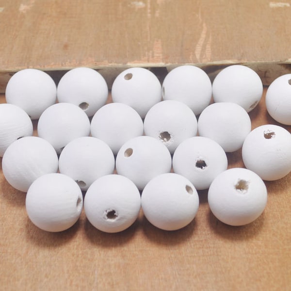 50pcs perles en bois rondes blanches, perle en bois ronde de 20 mm, perle de collier. perle de bracelet, artisanat en bois de porte-clés.