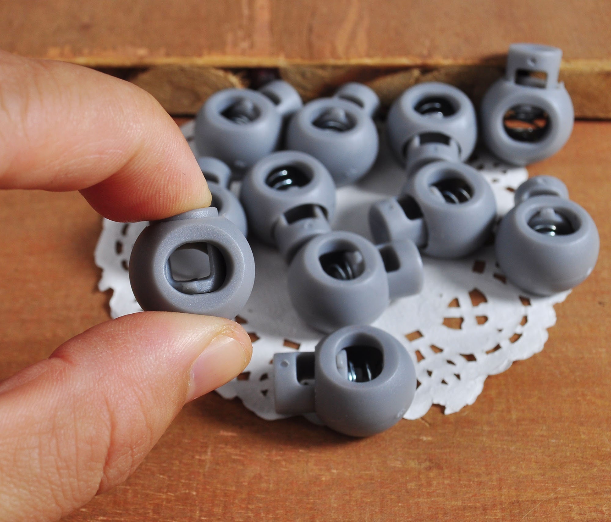 Drawstring Lock Plastic 10-100pc Plastic Single Hole Round Cordlock,toggles Stopper,18mm ...