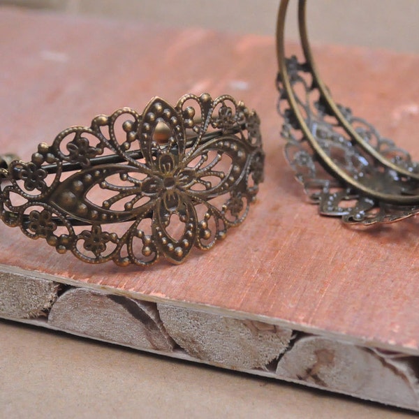 Vintage Style Antique Bronze Filigree Cuff Bracelet adjustable bracele, Bracelet with filigree flower tray blanks