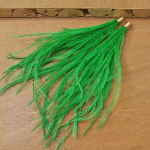 2Pcs Green Ostrich Feather Jewelry Tassel with 7 x 11mm Gold Cap,For Making Boho Feather Earrings, Necklace Jewelry Tassel
