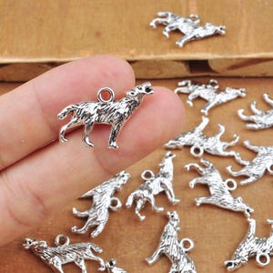 20Pcs Wolf Charm,Roaring Wolf Charm, Double Sided Wolf Pendant, Antique Silver Wolf, Craft Supplies Accessories,jewellery making-- 26x16mm