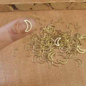 Crescent Moon Charm, 140Pcs Raw Brass Crescent Moon Rings,Flat Crescent Moon Connector (10x6.5mm)