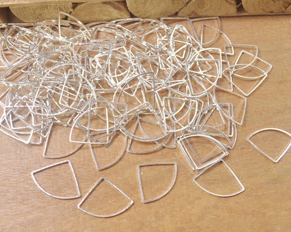 50pcs Silver Plated Charms Findings 20x15 mm,Triangle Charms Connector,Brass Triangle Pendant--FF4368#