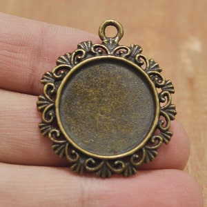 10pcs Antique Bronze Border Round Base Setting Tray Bezel Pendant Charm,Round Filigree Framed Cabochon Settings--20mm