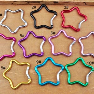 50pcs Star Shaped Carabiner Spring Belt Clip Key Chain Clip,1.9” Black Aluminum Hook Carabiner Star Keychain Backpack Clip