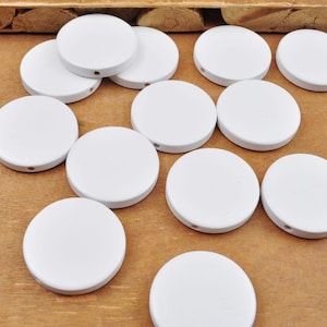 20 cuentas de madera redondas planas blancas de 30 mm, cuentas redondas teñidas, lote al por mayor de cuentas sueltas para hacer joyas, pendientes, manualidades, artesanía en madera