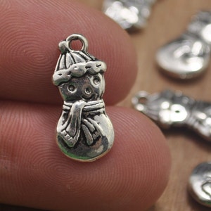 30pcs Schneemann, Schneemann Charms Anhänger, Winterzauber, Antik Silber doppelseitig--8x18mm