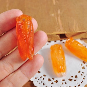 Vintage Acrylic Cicada，Orange Cicada Pendant，Cicada Charm,Acrylic Cicada ornament accessories, jewelry making DIY handmade craft