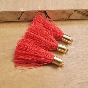 45mm Seidenquaste, 20Stk Rote Seidenquasten mit Goldkappen, Seidenquaste Anhänger -- FF3767