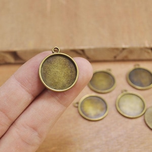 25Pcs 16mm Antique Bronze/Silver Cabochon Base Setting Pendants,round pendant blank, Blank Bezel pendant Trays base。