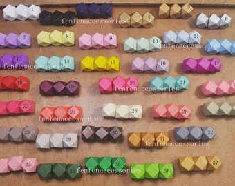 15pcs Perles cubes à facettes, 37 couleurs, perles en bois polygonales de couleur 15mm, perles géométriques en bois naturel, fabriquer des bijoux pour la vente