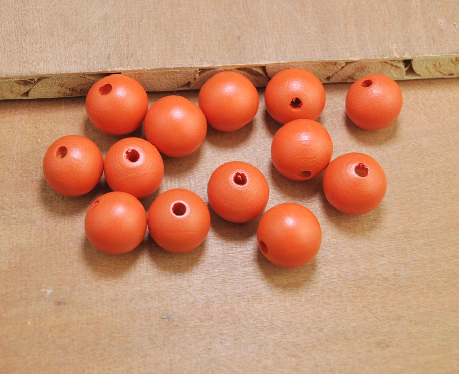  Halloween Wood Beads for Crafts-16mm 20mm Halloween Wooden  Beads,Orange Black Green Red Wood Beads for Halloween Garlands,Pumpkin  Cobweb Craft Beads for Halloween Tiered Tray Decor
