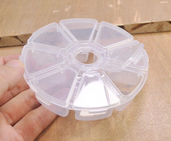 Scatole di plastica rotonde da 5 pezzi di 8 scomparti per perline, contenitori  di plastica, scatola di stoccaggio delle parti, scatole di gioielli /  strumenti da cucito 105 mm -  Italia