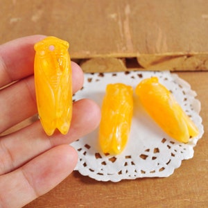 Vintage Acrylic Cicada，Yellow Cicada Pendant，Cicada Charm,Acrylic Cicada ornament accessories, jewelry making DIY handmade craft