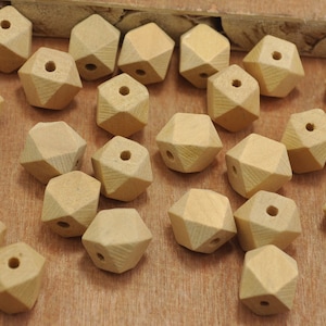 50pcs Geometric Figure Wooden Beads,Geometric Faceted Cube Wooden Beads 14mm Unfinished Natural Faceted Wood Beads for Crafts Jewelry