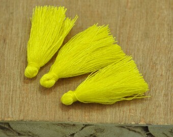 Mini Tassel,3cm Cotton Tassels/Tiny Short Tassel/Yellow Mini Cotton Tassel/Handmade Cotton Thread Tassel/Teassel Pendant/Craft Tassel