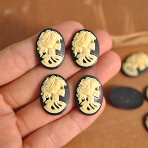 20pcs Black&Beige Flatback Resin Skull Oval Cameo Cabochon Charm,fit Base Setting Tray,Phone Decoration Kit,DIY Accessory,19x25mm