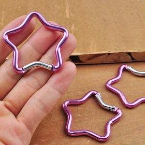 1Pcs-50pcs Pink Star Shaped Carabiner Spring Belt Clip Key Chain Clip,1.9” Black Aluminum Hook Carabiner Star Keychain Backpack Clip