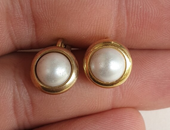 Gold clamp earrings, vintage clamp earrings, retro